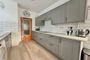 Kitchen- click for photo gallery